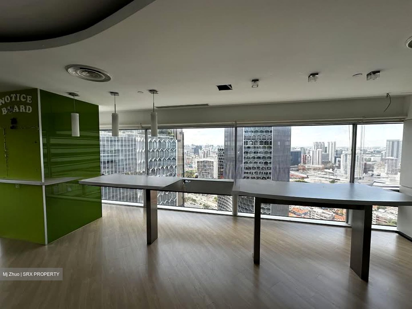 Gateway West (D7), Office #568704971